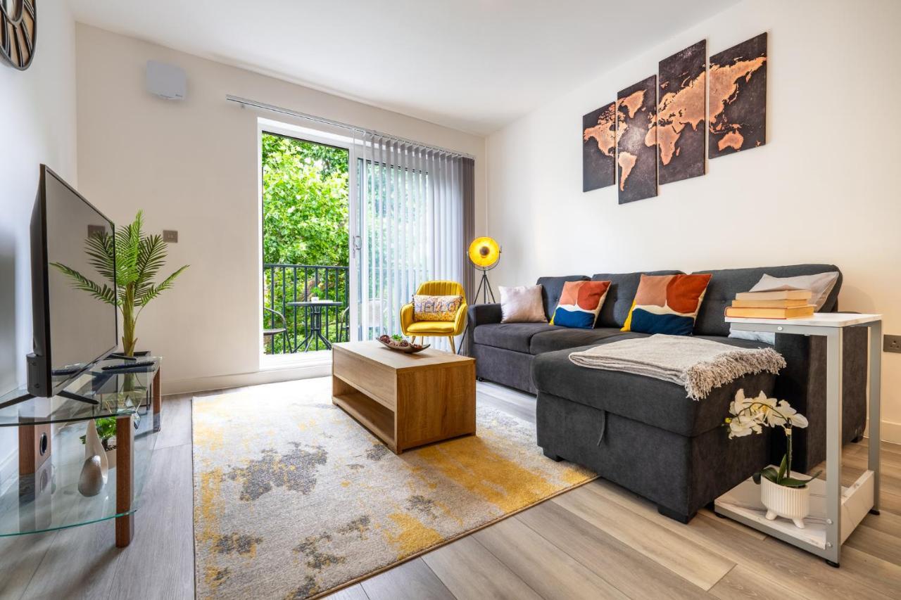 Ashview 6 - Heathrow - Windsor - Free Parking Daire Staines-upon-Thames Dış mekan fotoğraf