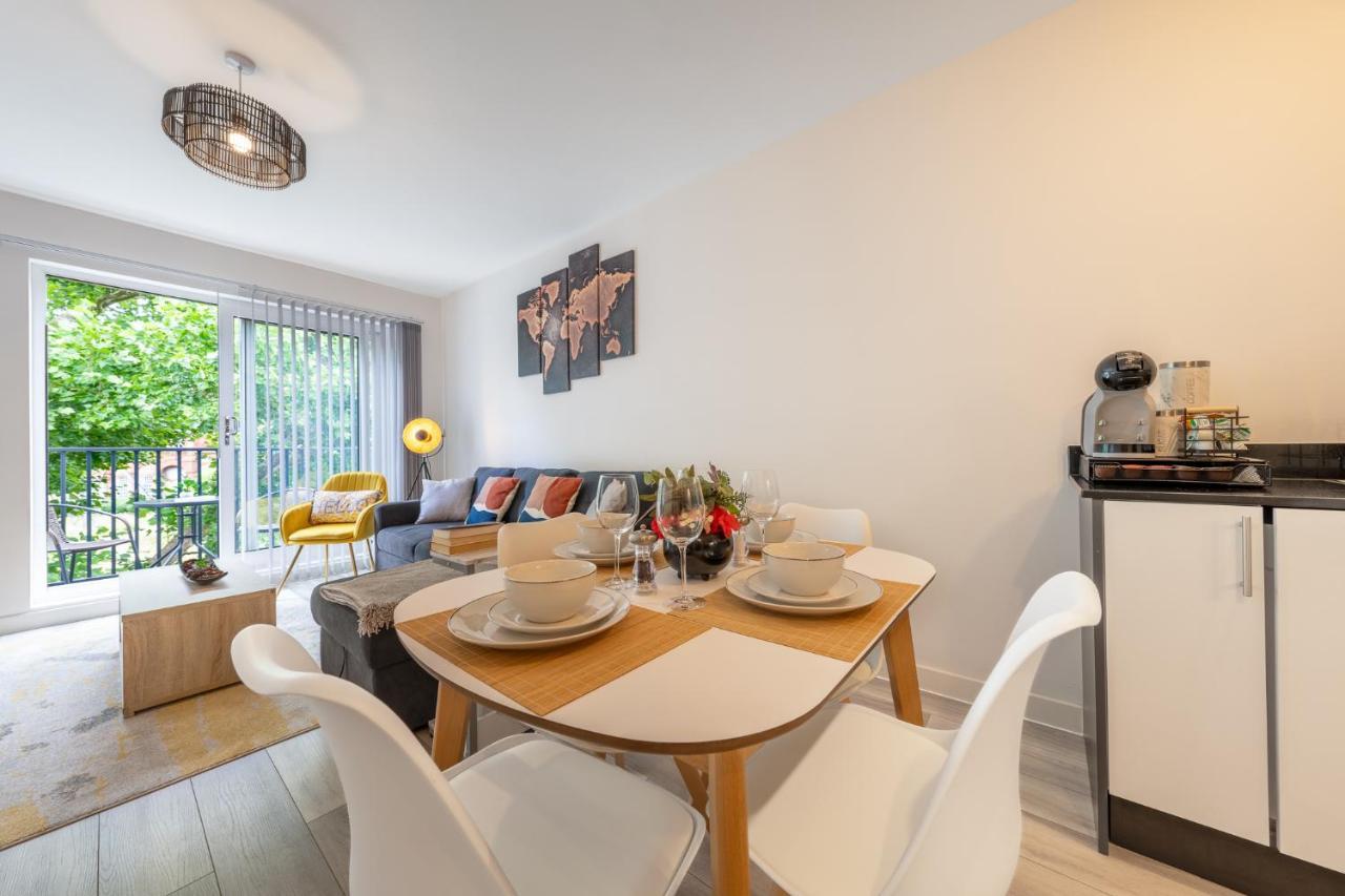 Ashview 6 - Heathrow - Windsor - Free Parking Daire Staines-upon-Thames Dış mekan fotoğraf